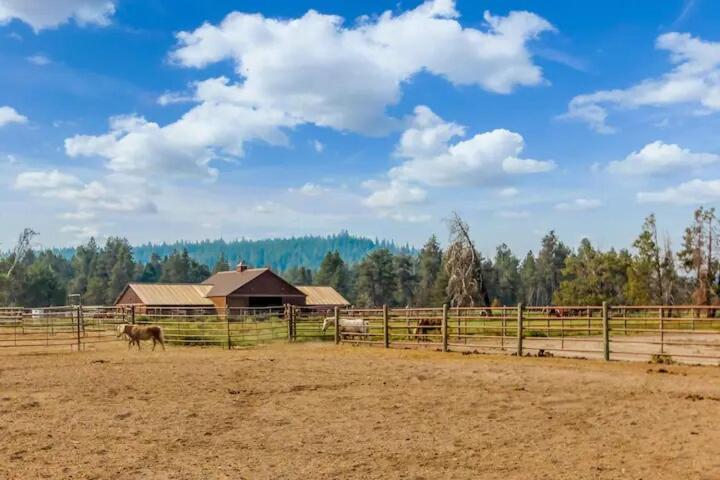 Mt. Bachelor & Sun River Get Away Bend Bagian luar foto